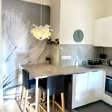 B32 Gellért Apartamento *